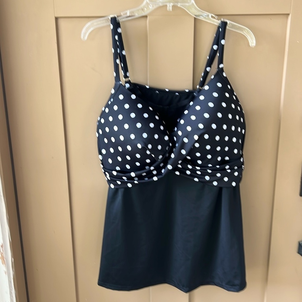 Swimsuits For All New w Tag 46C Cup Essential Polkadot Black & White Tankini Top